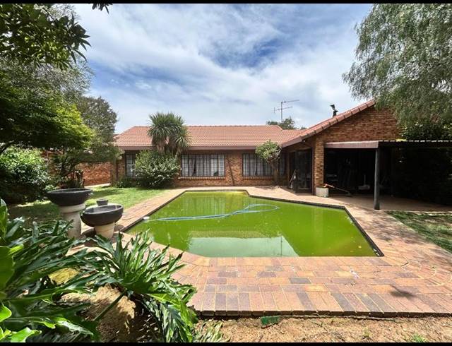 4 BEDROOM HOUSE FOR SALE IN SELCOURT
